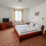 Hotel Todeva House And Tavern