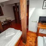 Hotel Todeva House And Tavern 3*