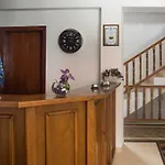Hotel Todeva House And Tavern