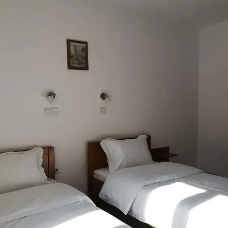 Todeva House And Tavern