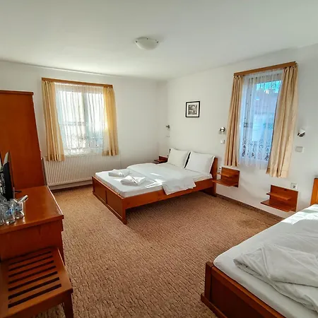 Hotel Todeva House And Tavern