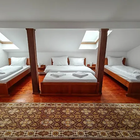 Hotel Todeva House And Tavern