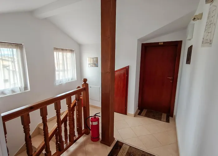 Todeva House And Tavern