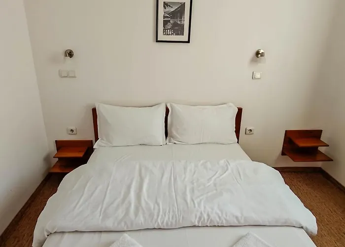 Todeva House And Tavern